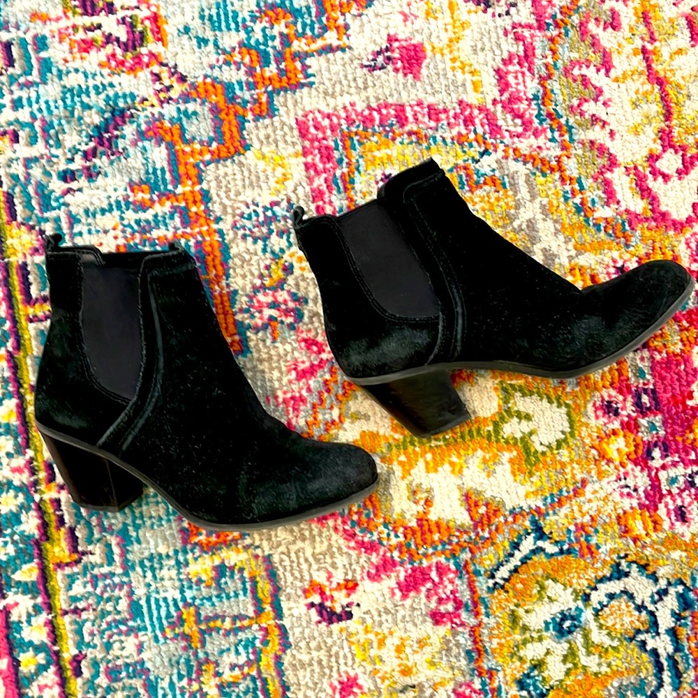 Sam Edelman suede booties. Size 7.5. Good used condition!
